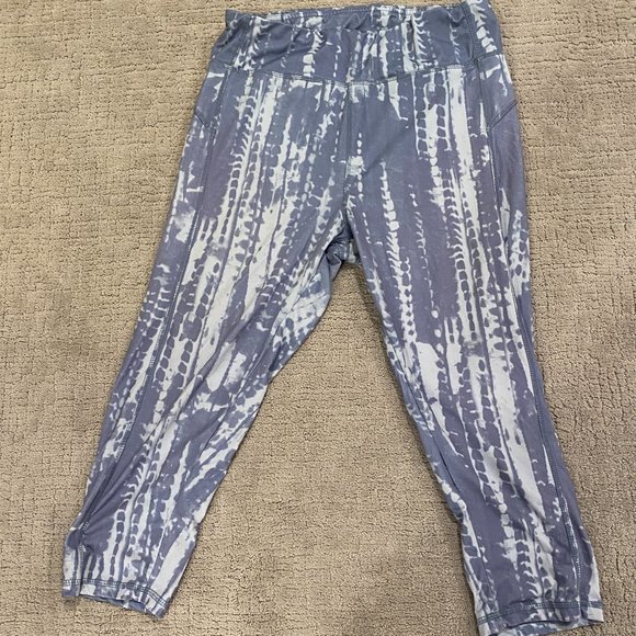 3 Pairs of Danskin Leggings - Picture 7 of 16